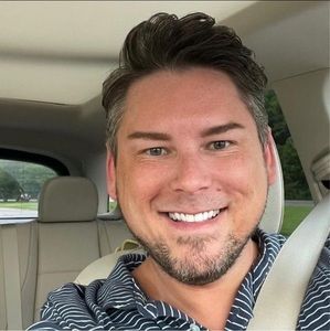 Meet your Posher, Eric